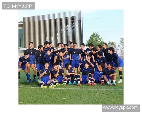 首尔衣恋与城南一和的精彩对决展现足球魅力与团队精神